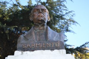 Busto Sarmiento 1